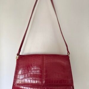 Burgundy leather shoulder bag with croc print Liz clairborne